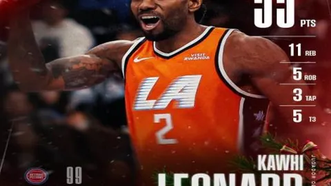 C罗场下更衣室与皮奥利教练交流，似因替补引发对话